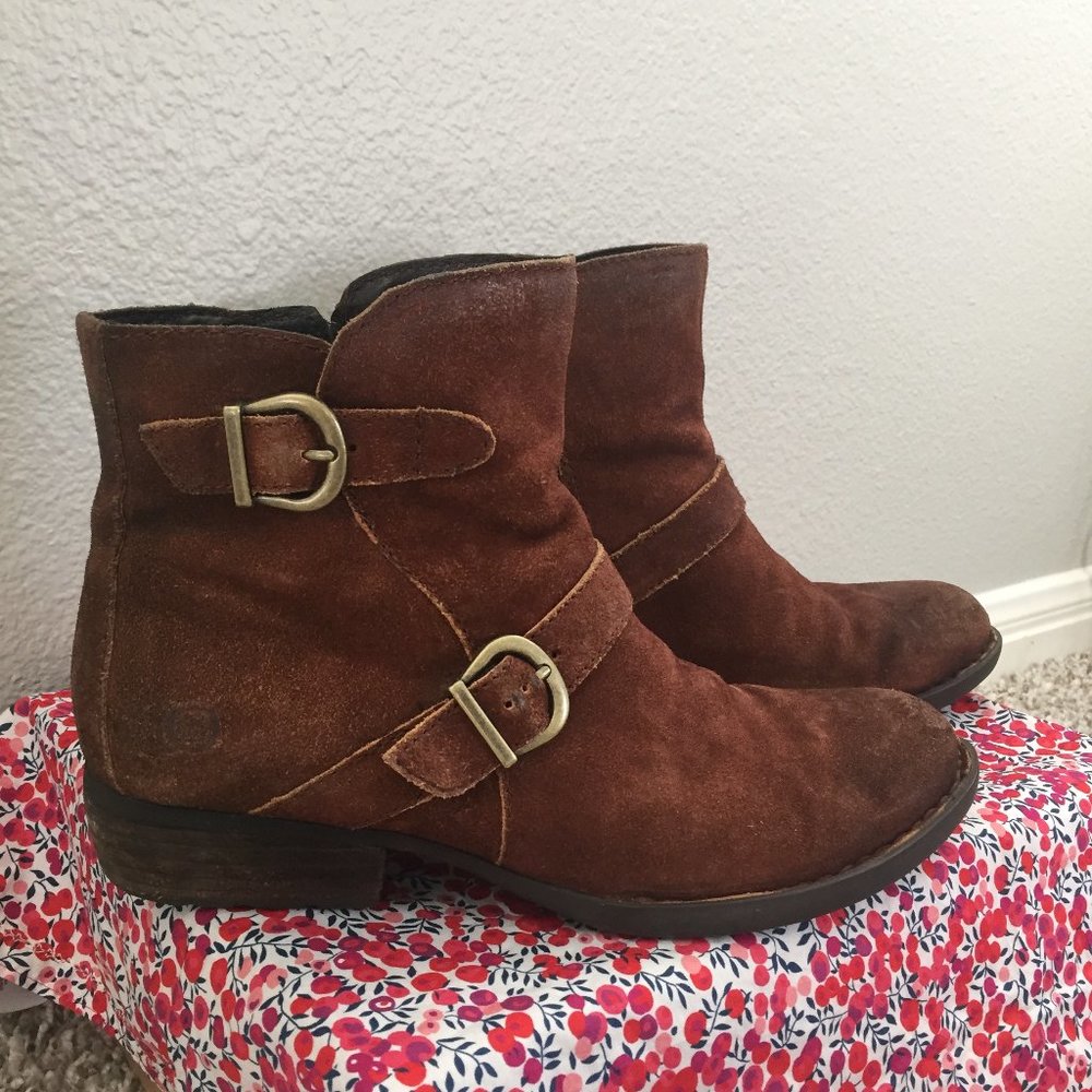 Born distressed leather ankle boots size 7.5
